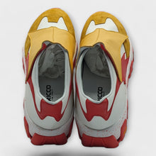 Load image into Gallery viewer, Ce Cape bianca, rosso e oro vista dall'alto con dettaglio suola interna Accricco