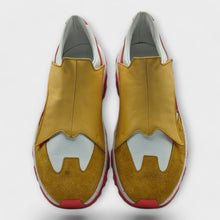 Load image into Gallery viewer, Ce Cape