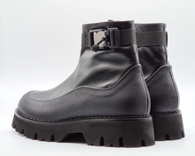 Load image into Gallery viewer, Priora